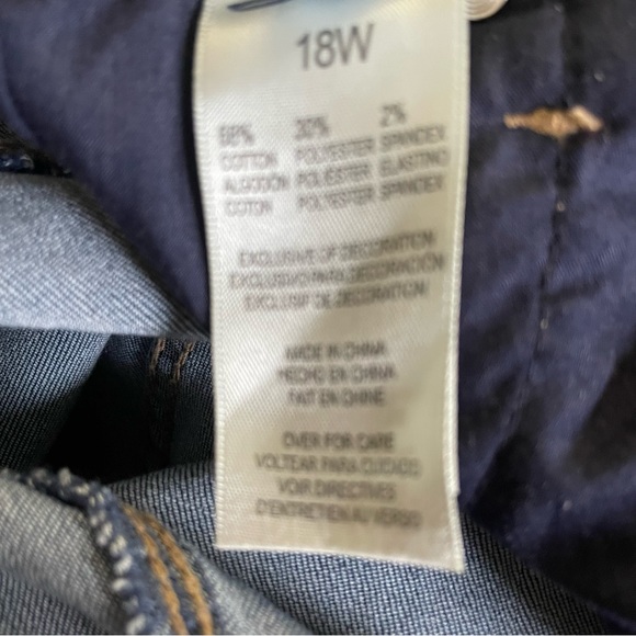 Seven7 Booty Shaper Jean Shorts Size 18W - Picture 5 of 9